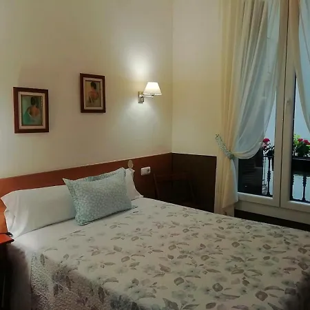 圣赫罗尼莫膳食公寓酒店 招待所 圣塞瓦斯蒂安